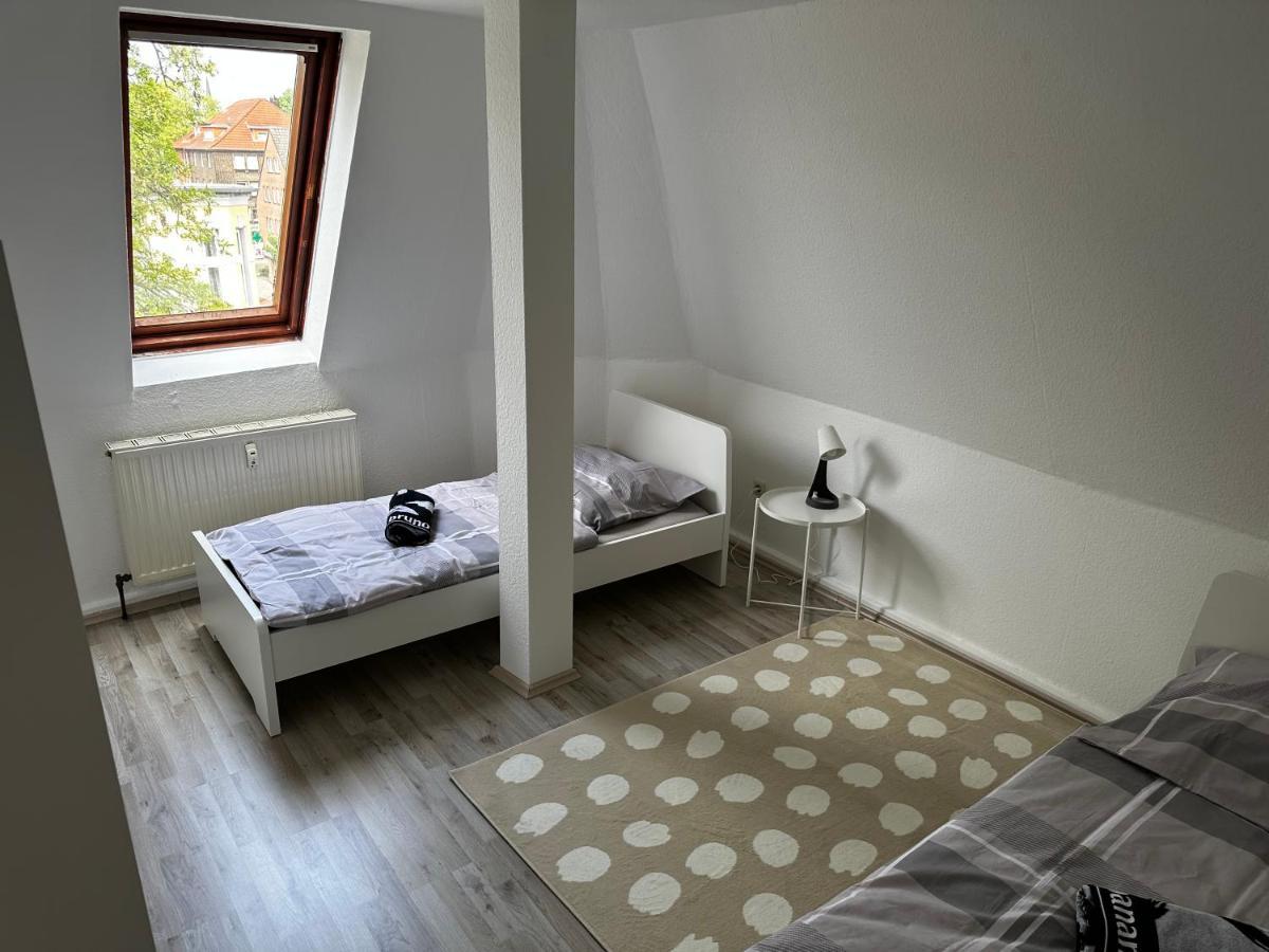 A&V Apartments Schoene Dachgeschoss Wohnung Apt Sterne Gelsenkirchen Dış mekan fotoğraf