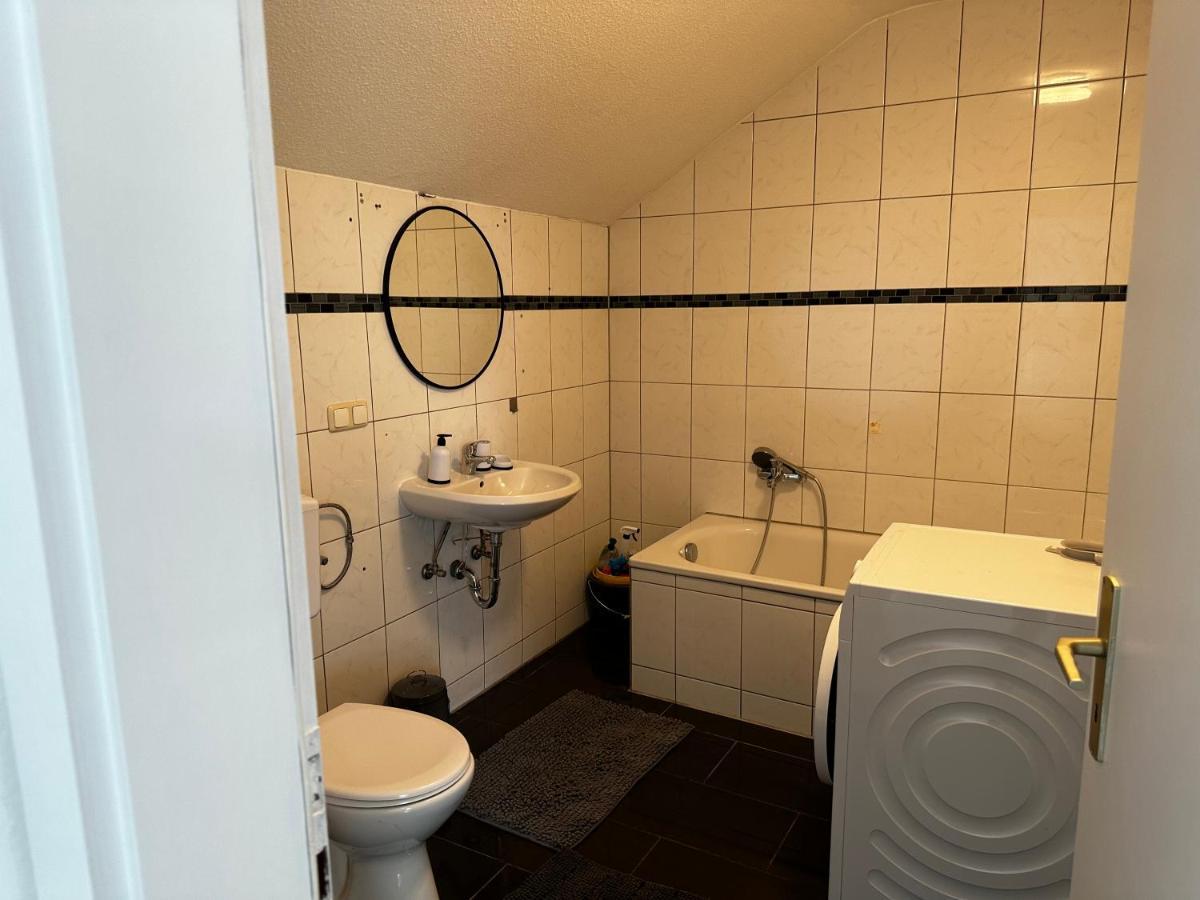 A&V Apartments Schoene Dachgeschoss Wohnung Apt Sterne Gelsenkirchen Dış mekan fotoğraf